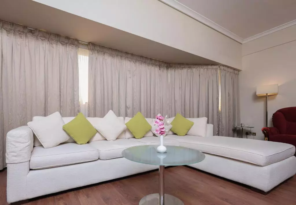 Aavri Hotel